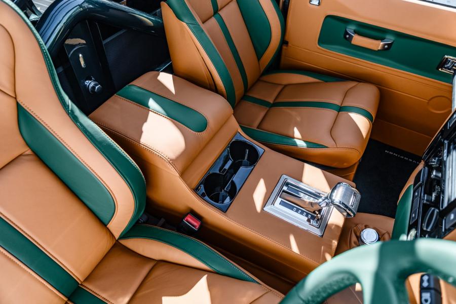 Интерьер Land Rover Defender 90 by Overfinch 2019 года  (фото 9 из 12)